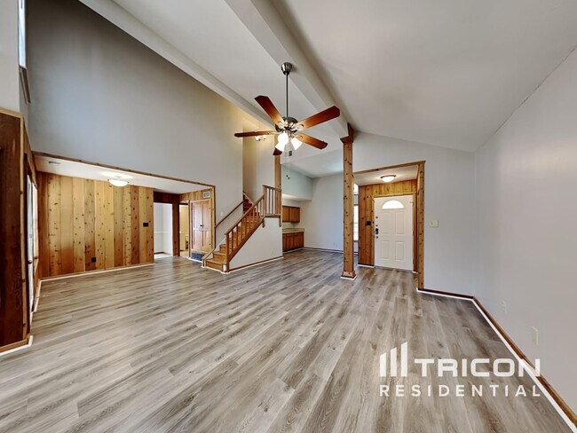 Foto del edificio - 2203 Bassett Dr