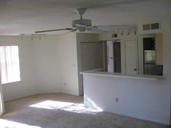 Ground-Floor 2 Bed, 2 Bath Condo in Bermud... - Ground-Floor 2 Bed, 2 Bath Condo in Bermud...