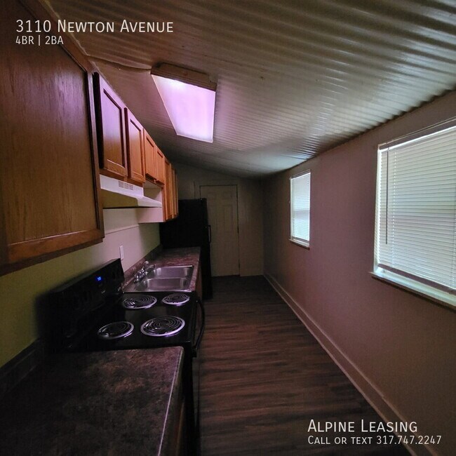 Foto del edificio - 3110 Newton Ave