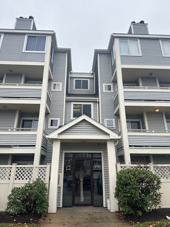 200 Falls Blvd, Quincy, MA 02169 Townhome Rentals in Quincy MA