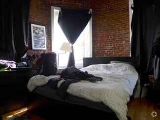 Building Photo - 18 Medfield St