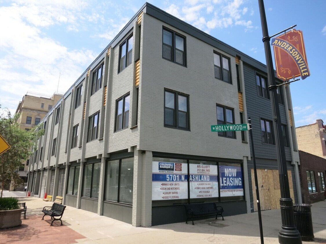 Primary Photo - 1554 W Hollywood Ave