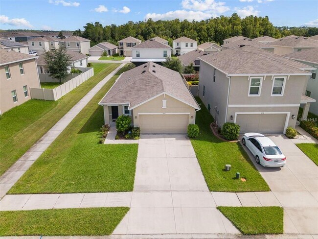 Foto del edificio - 16164 Silent Sands Ln