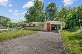 Building Photo - 10216 Green Valley Dr