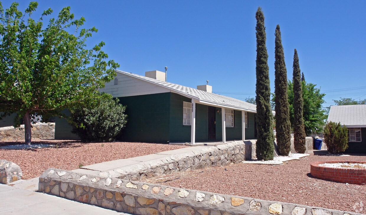Primary Photo - 1200 St Johns Dr