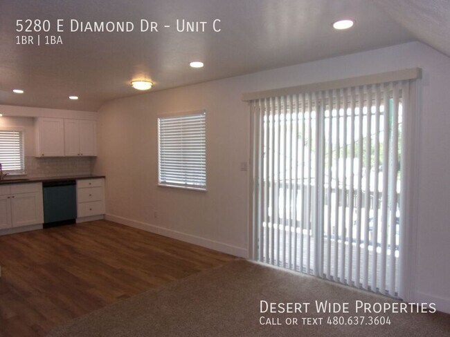 Foto del edificio - 5280 Diamond Dr