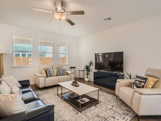 Building Photo - 2909 Bronx Dr