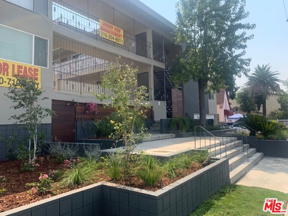 Primary Photo - 7524 Sepulveda Blvd
