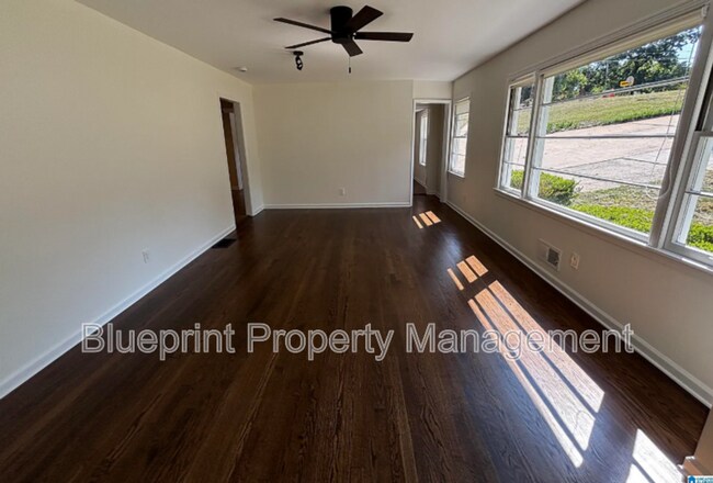 Building Photo - 500 Rollingwood Rd