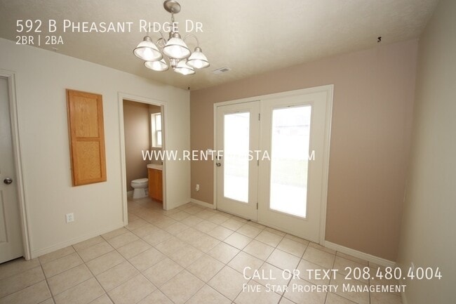 Building Photo - 592 Pheasant Ridge Dr