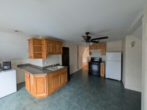 Building Photo - 275 Elm St