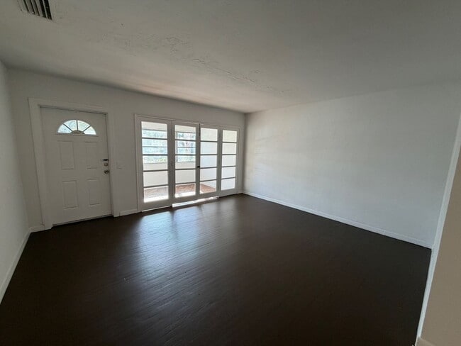 Photo - 903 SW 15th Ave Apartment