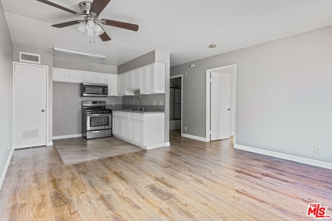 Foto del edificio - 820 S St Andrews Pl