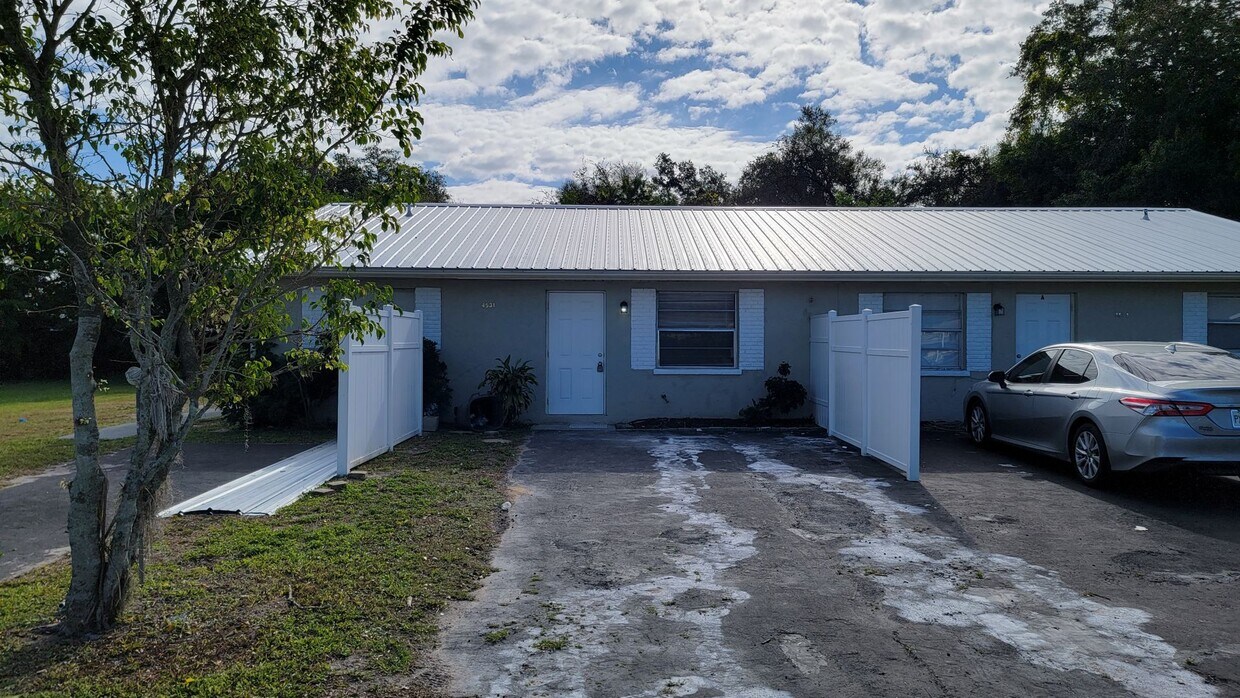 Primary Photo - 4531 67th Street West