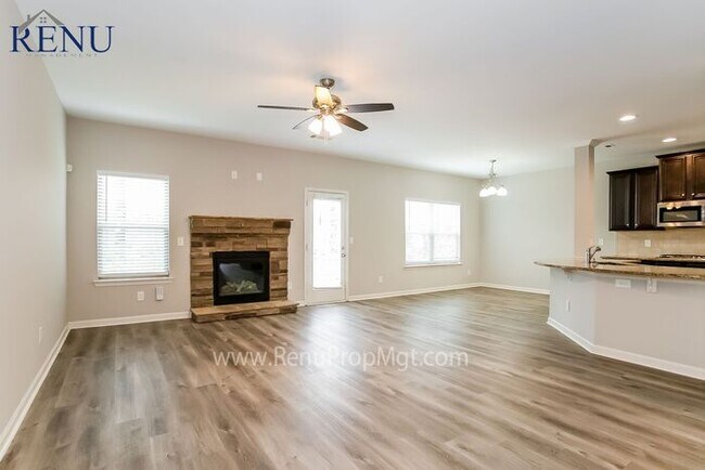 Foto del edificio - Now available 5 bedrooms 3.5 baths