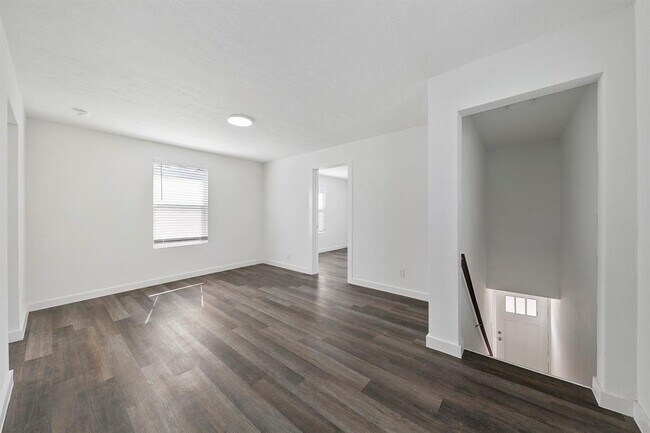 Building Photo - 710 38th St