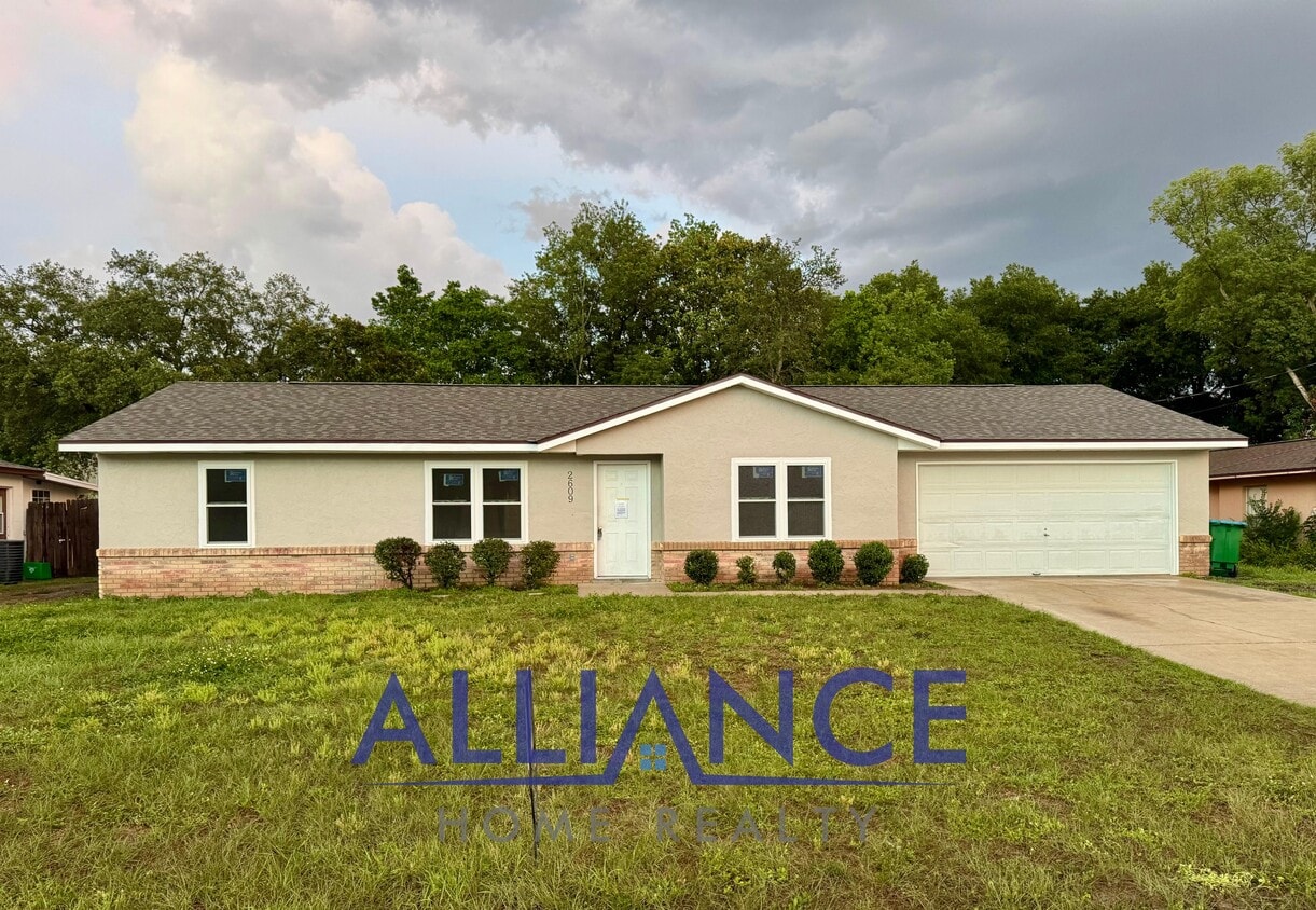 Foto principal - 2609 Sedgefield Ave