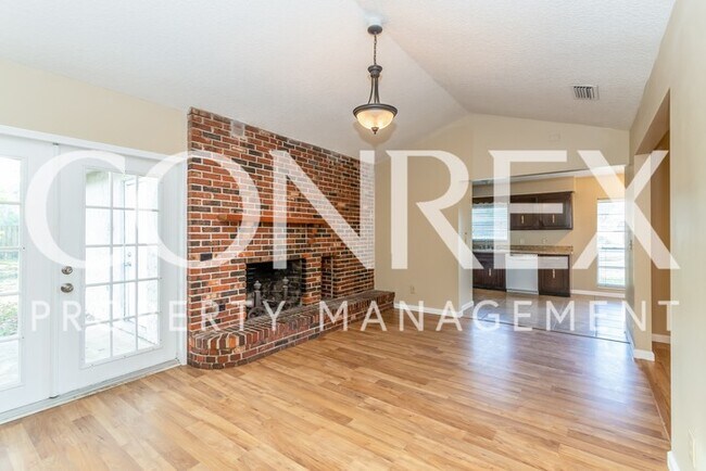 Foto del edificio - Newly Renovated Three Bedroom