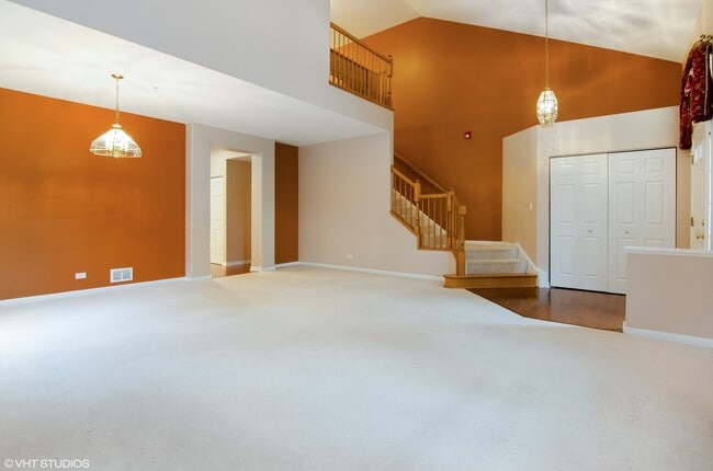 Building Photo - 285 Seaton Ct