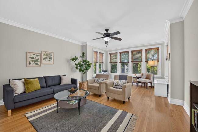 Foto del edificio - 414 S Harvey Ave