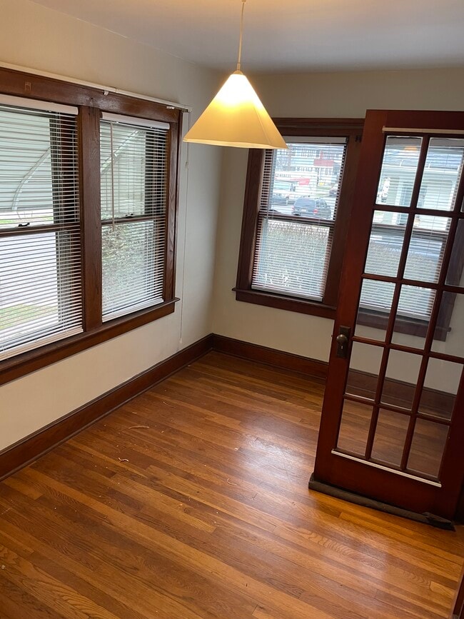 Foto del edificio - 36 Kneeland Ave