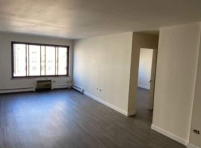 Building Photo - 607 W Wrightwood Ave
