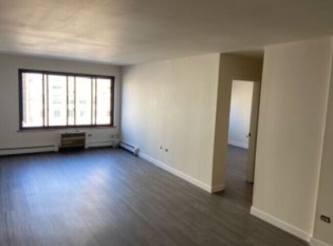 Foto del edificio - 607 W Wrightwood Ave