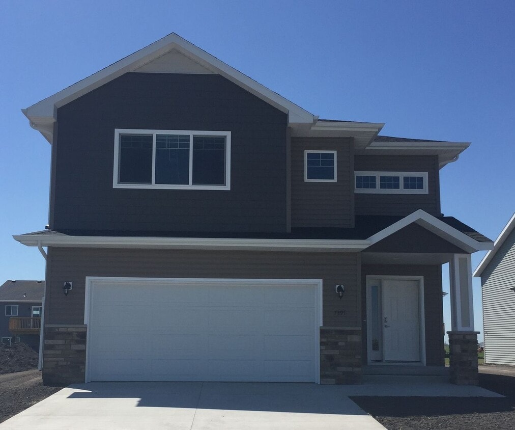 Primary Photo - 7391 20th St S