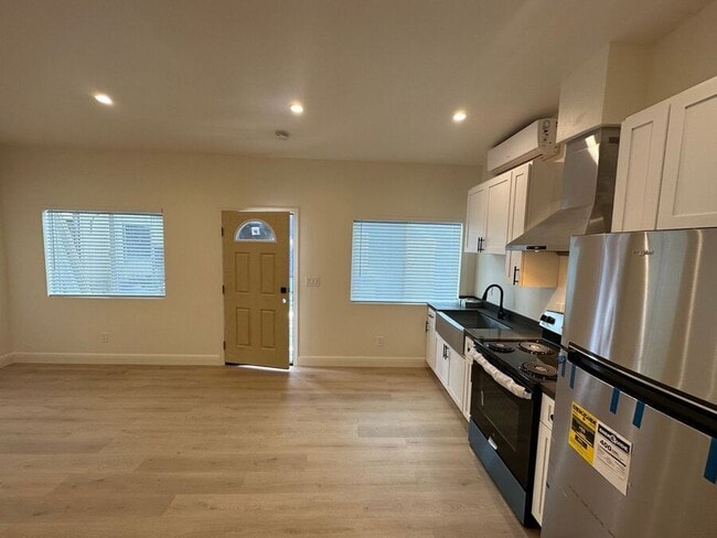 Photo - 6612 Telegraph Ave Apartment