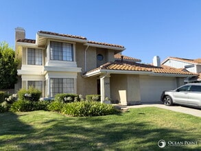 Building Photo - 12659 Hillside Dr