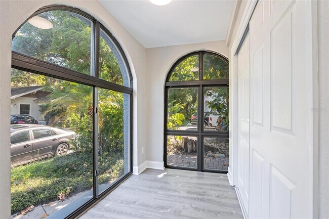 Building Photo - 526 Kirkwood Terrace N
