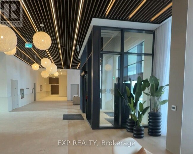 Building Photo - 15 Skyridge Dr