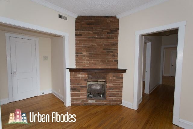 Building Photo - 3523 N Racine Ave