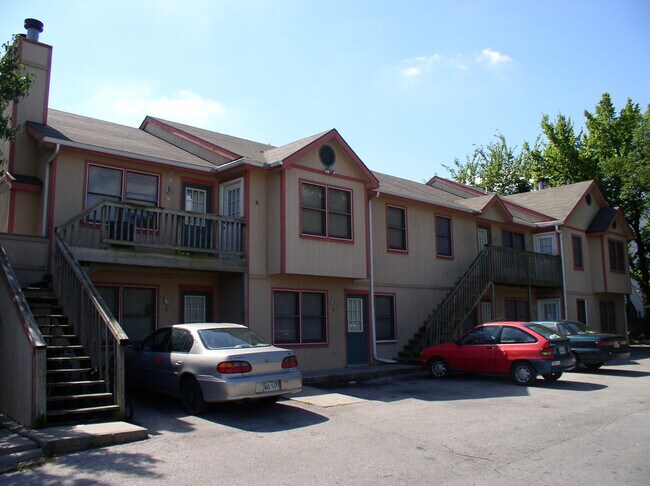 Building Photo - 541 Michigan St