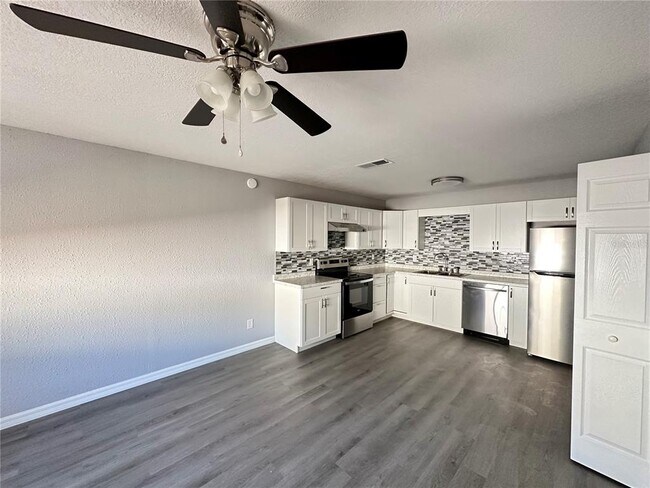 Foto del edificio - 3761 NE 40th Pl