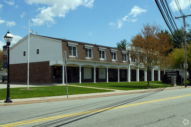 Foto del edificio - Pequannock Mini Mall Apartments