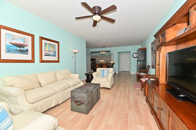 Building Photo - 35 Harborview Dr