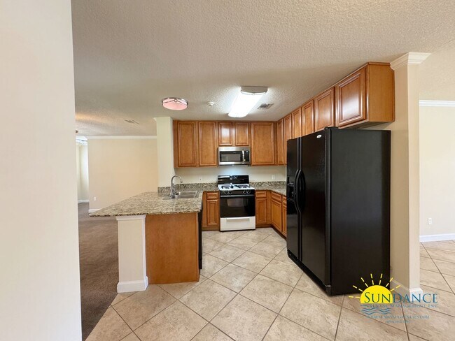 Foto del edificio - Fully Renovated 3-Bedroom Home in Prime Fo...