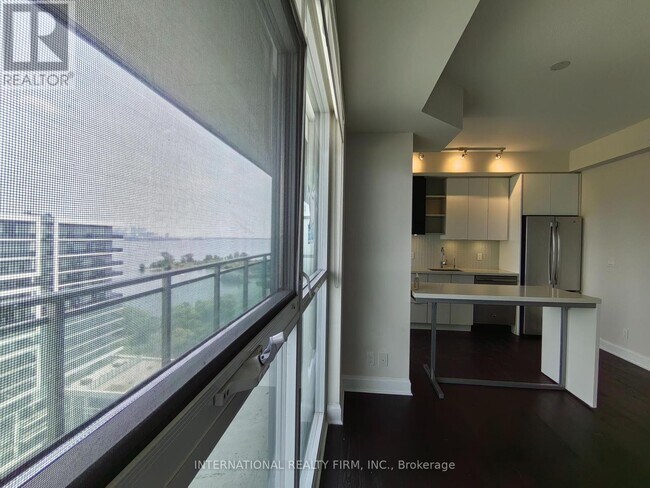 Photo du bâtiment - 33 Shore Breeze Dr