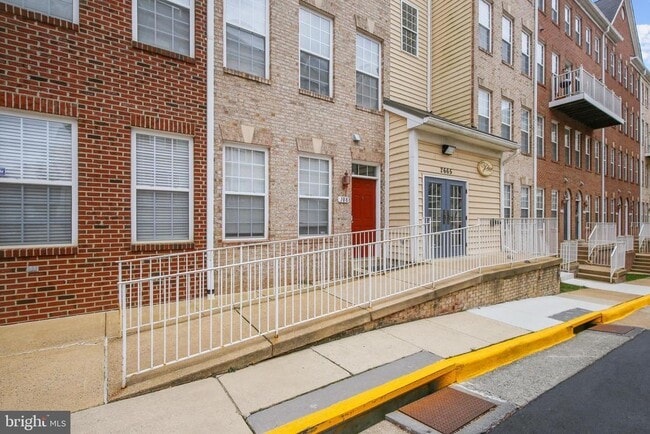 Building Photo - 2665 Manhattan Pl