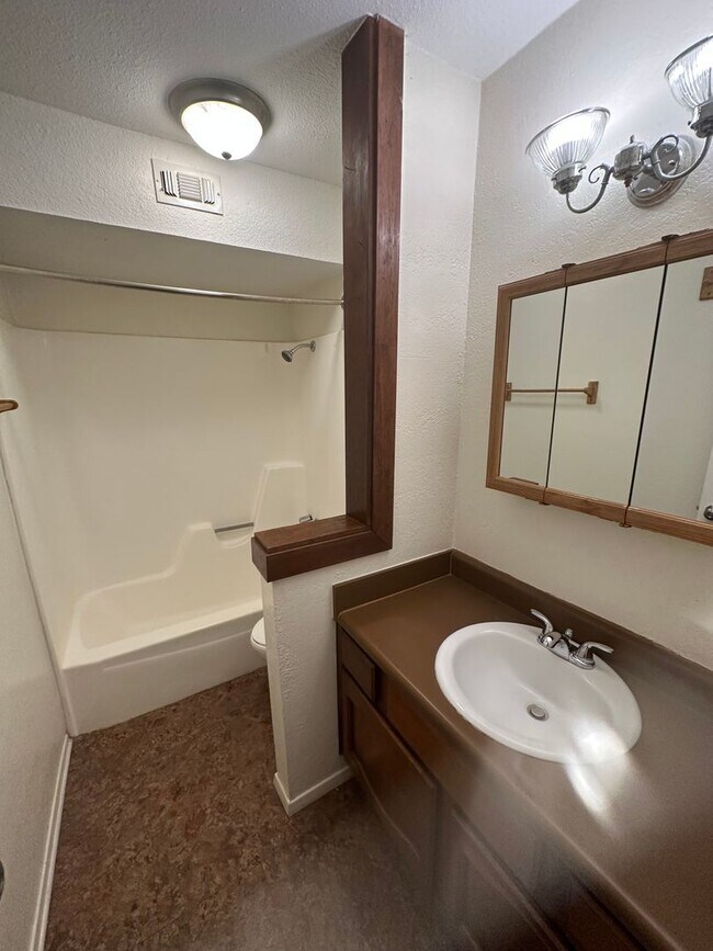 Building Photo - Reinert Properties