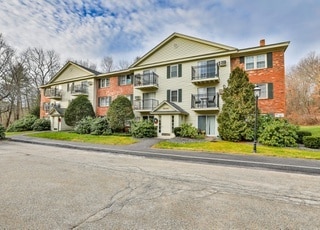 Building Photo - Oak Hill Ln