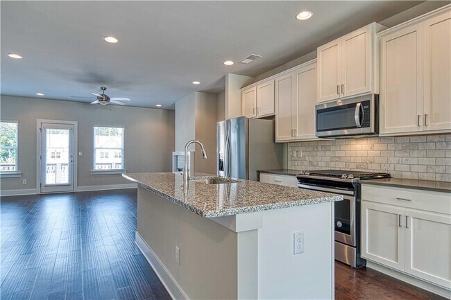 Building Photo - 3817 Oxford Cir