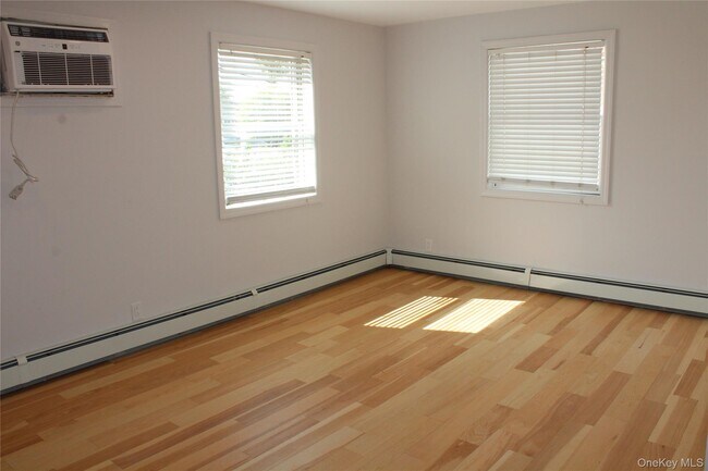 Foto del edificio - 3157 Waterbury Ave
