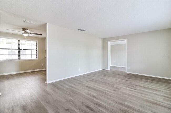 Foto del edificio - 3914 Deleuil Ave