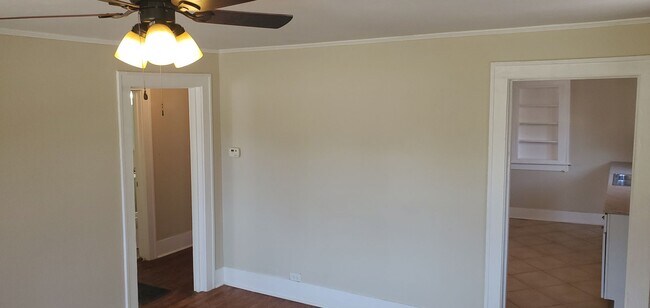 Building Photo - 2 bd, 2 bathroom house, central west Colum...