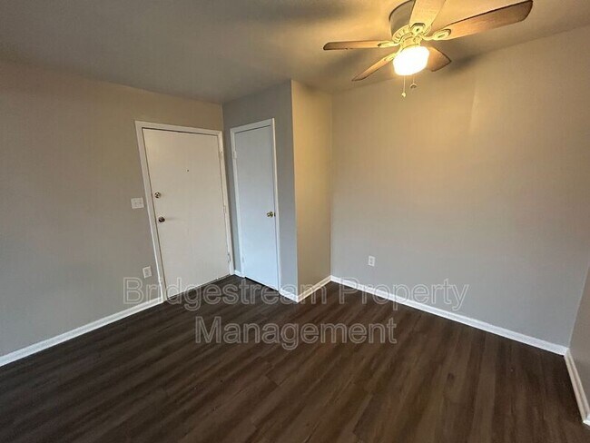 Foto del edificio - 7919 N Main St