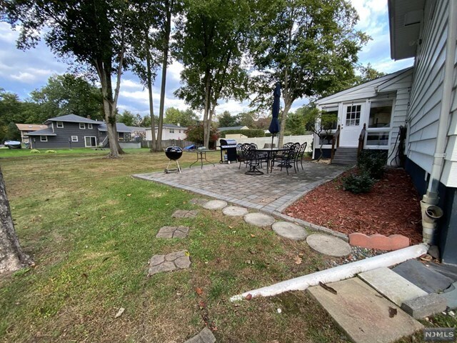 Building Photo - 978 Oradell Ave