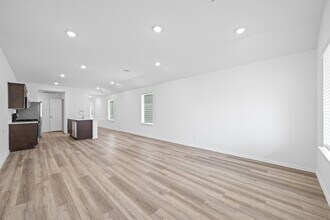 Building Photo - 16830 Paintbrush Holw Ln
