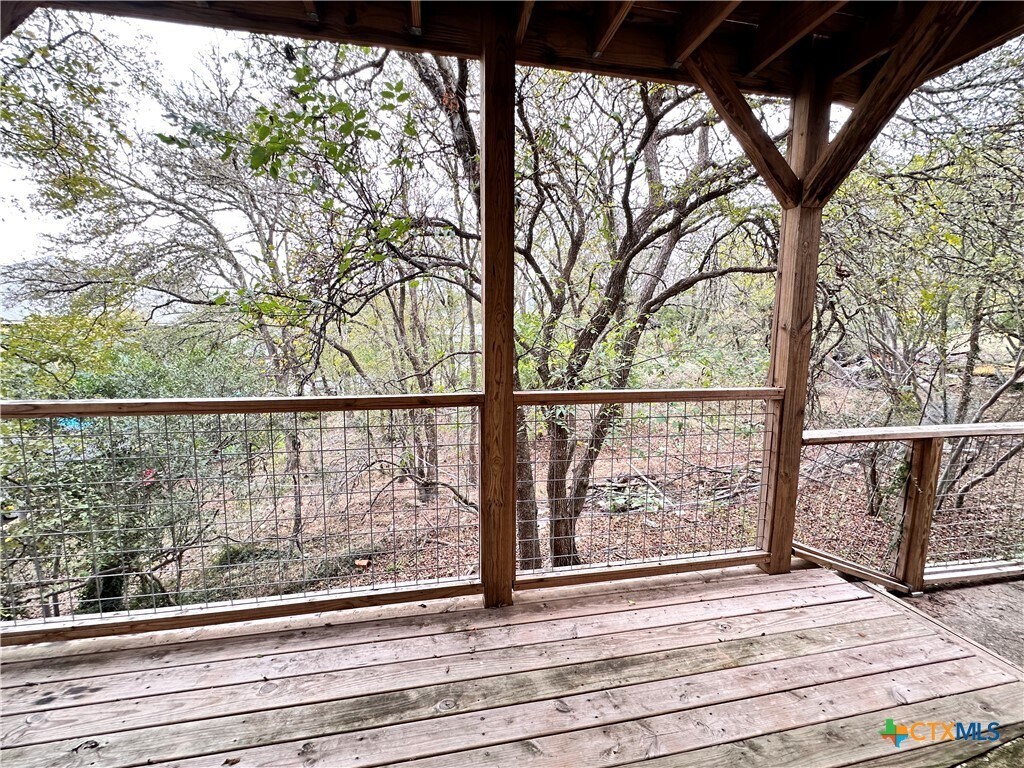 Building Photo - 906 N LBJ Dr